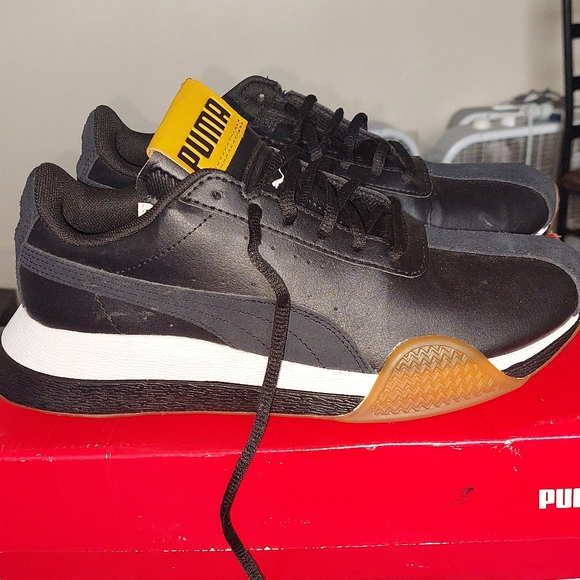 Puma Shoes - Picture 3 of 4